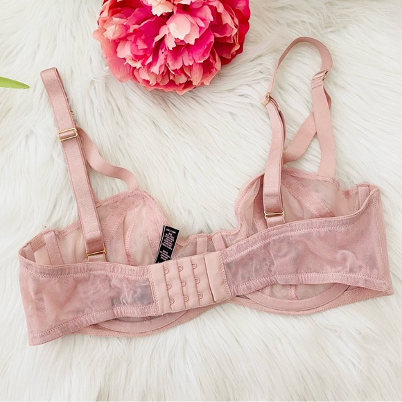 Victoria’s Secret Very Sexy Unlined Balconette Bra - Picture 2 of 6